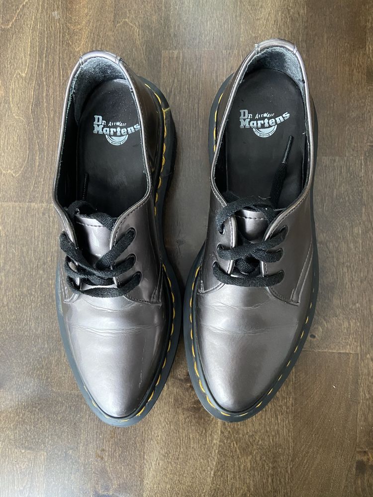 Pantofi Dr Martens noi