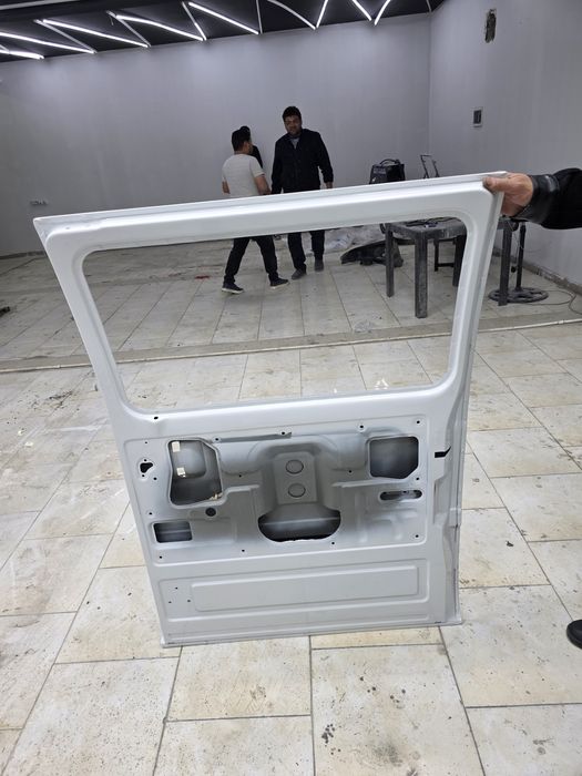 Damas o'ng (ong) taraf orqa eshik