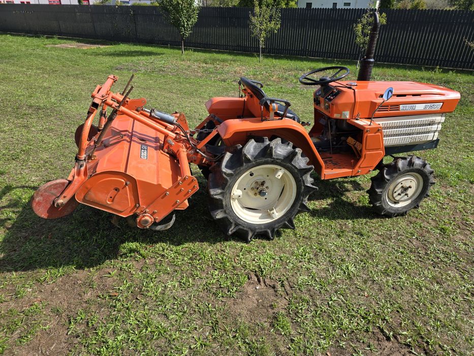 Tractoras Kubota B1500