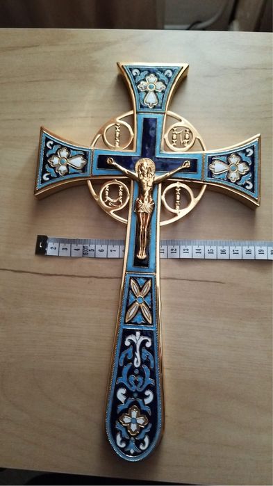 Cruce biserica preot