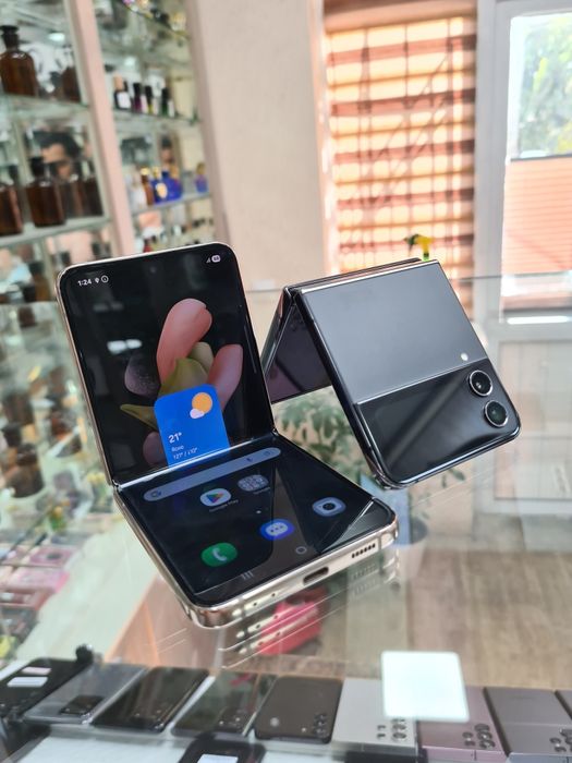 Samsung Z Flip4 8/256GB +eSim