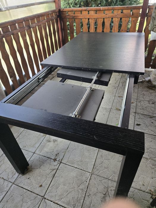 Mobilier de vânzare