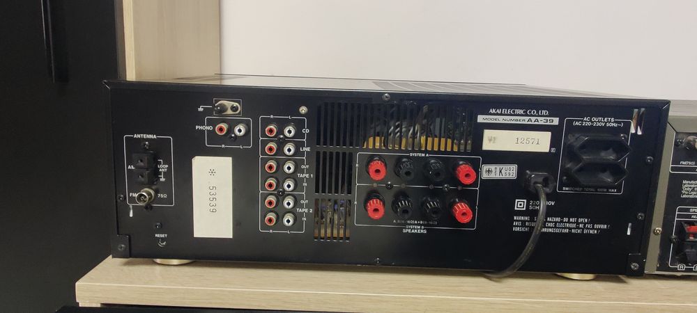 Receiver Akai Amplituner