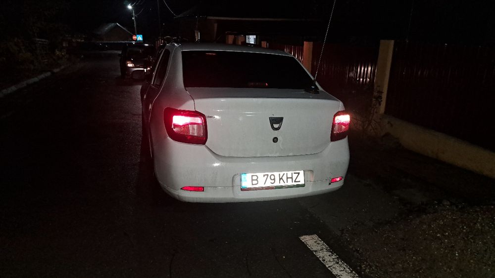 Vând Dacia logan