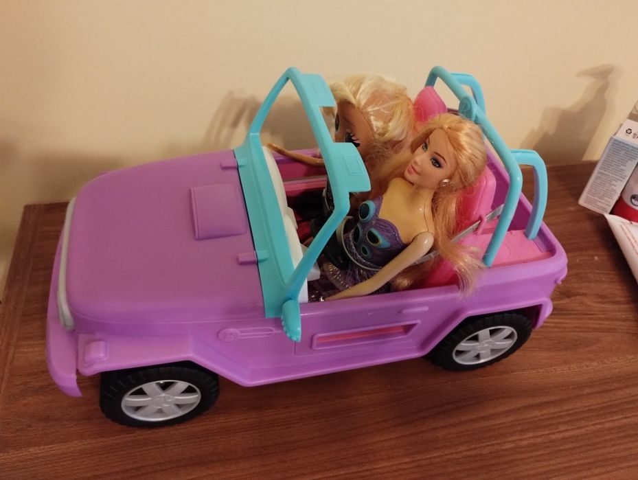 Продавам  различни кукли,чантички за момиче,еднорози и плодове зеленчу