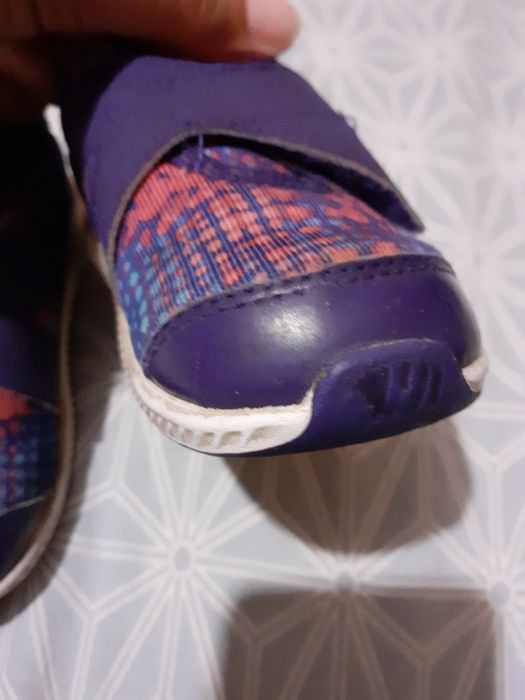 Маратонки Адидас и обувки Колев и Колев