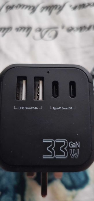 Universal travel adapter 33W incarcator universal calatorie