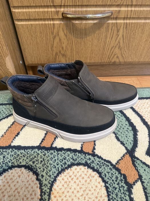 Продам мужскую обувь