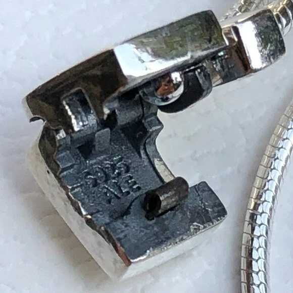 Гривна Пандора|Pandora