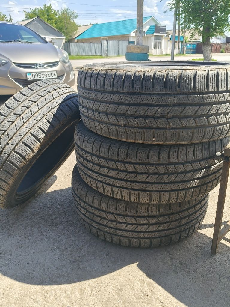 Продам шины 245/45/19