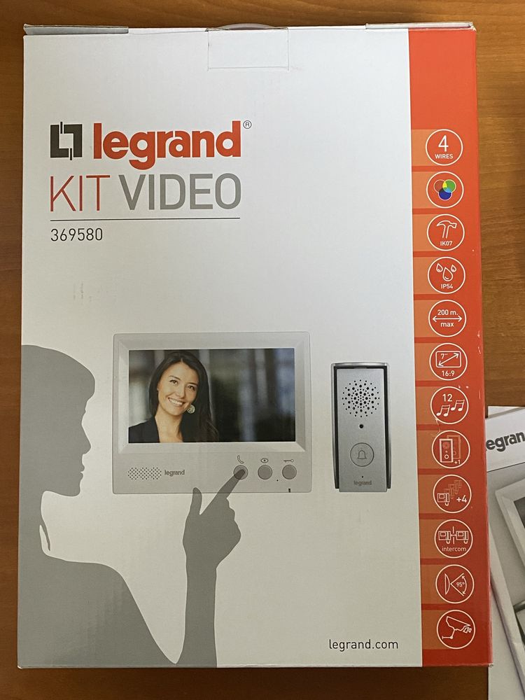Нов Видеодомофон Legrand, LCD 7 " 369580