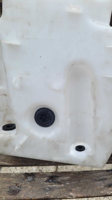 Казанче за чистачки Голф 5