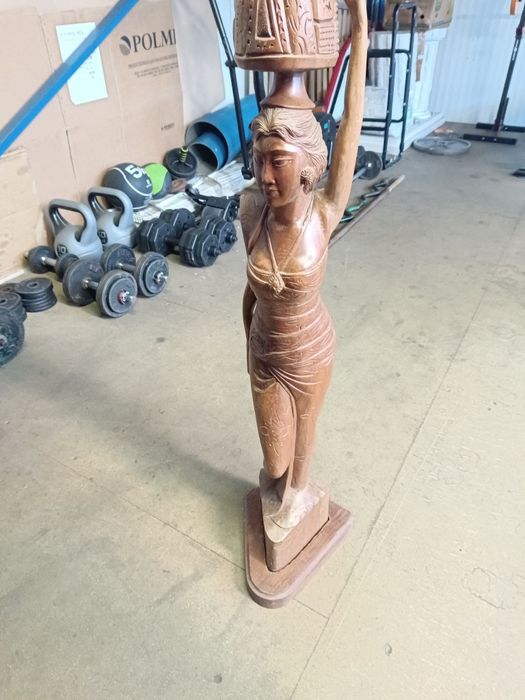 Голяма дървена статуетка от масивно дърво!