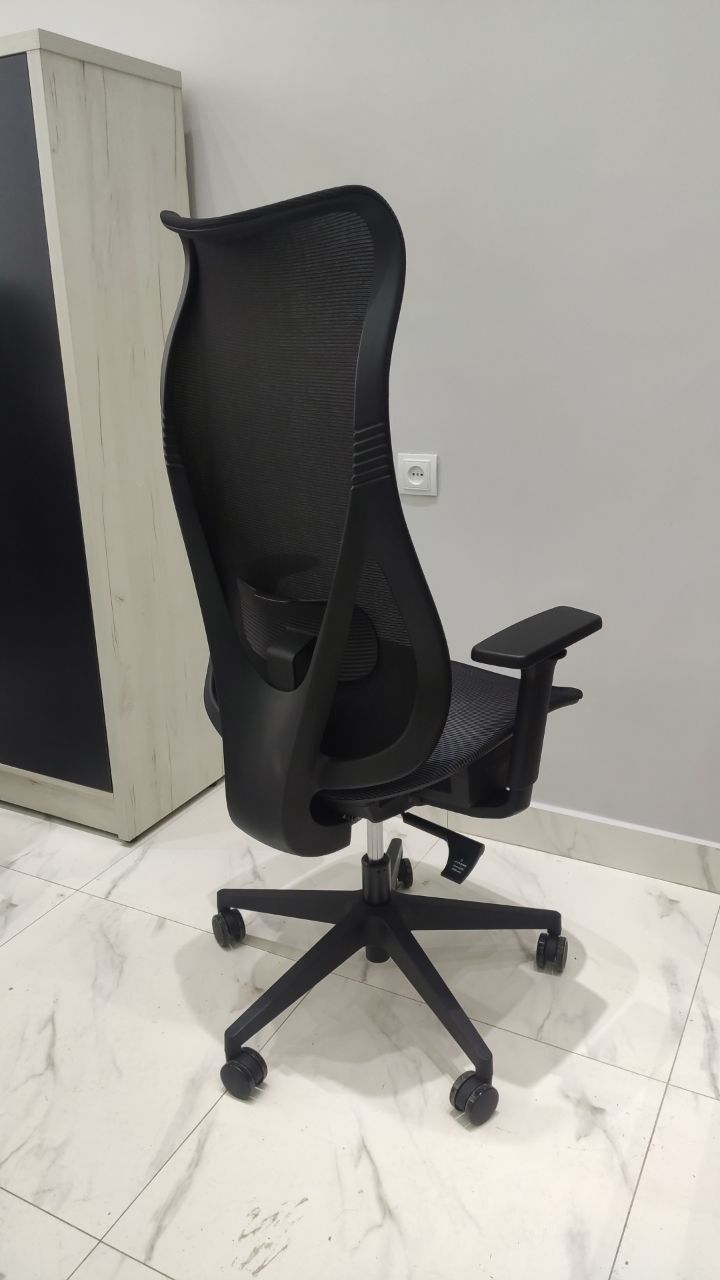 Офисное кресло модель 6233 А