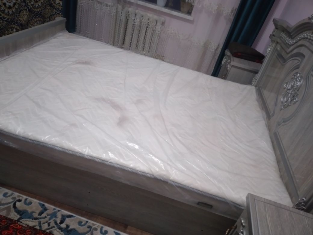 Spalniy mebel sotiladi