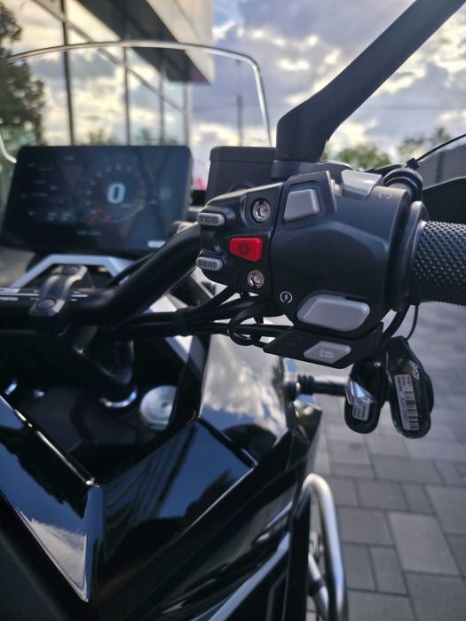 Maxiscuter Zontes G368 ADV - puternic, echipare full, '' Rate ''
