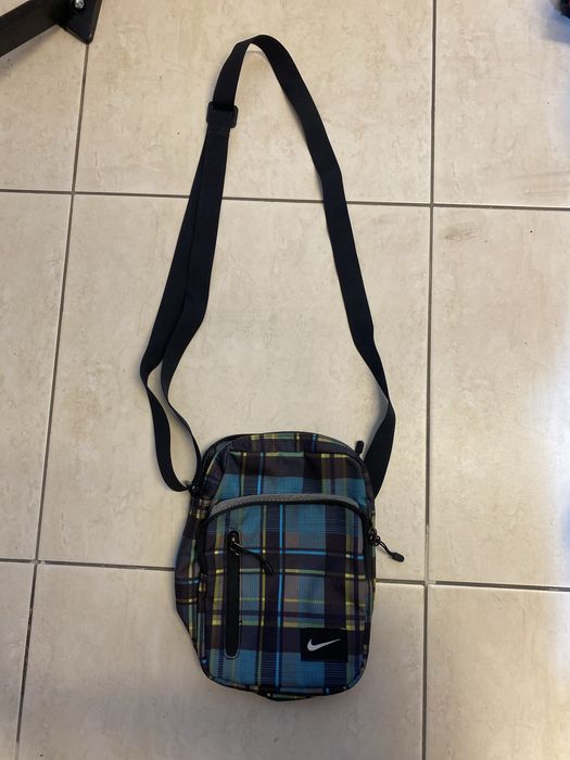 Чантички найк и адидас