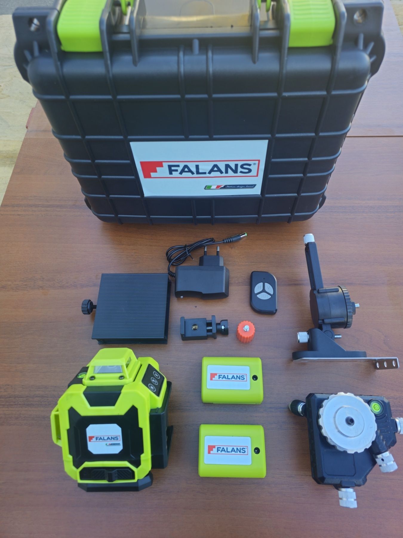 НОВ 4D Лазерен нивелир Falans 16 линии подарък батерия