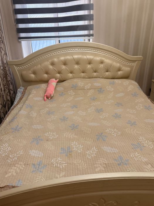 Кровать и матрас