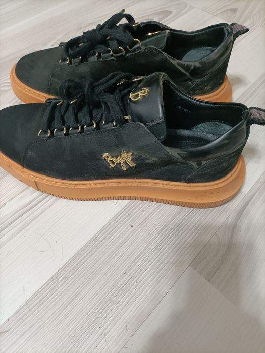 Vând sneakers Bigiotto