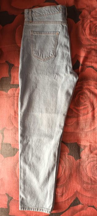 Чисто ново с етикет дамско дънки размер М