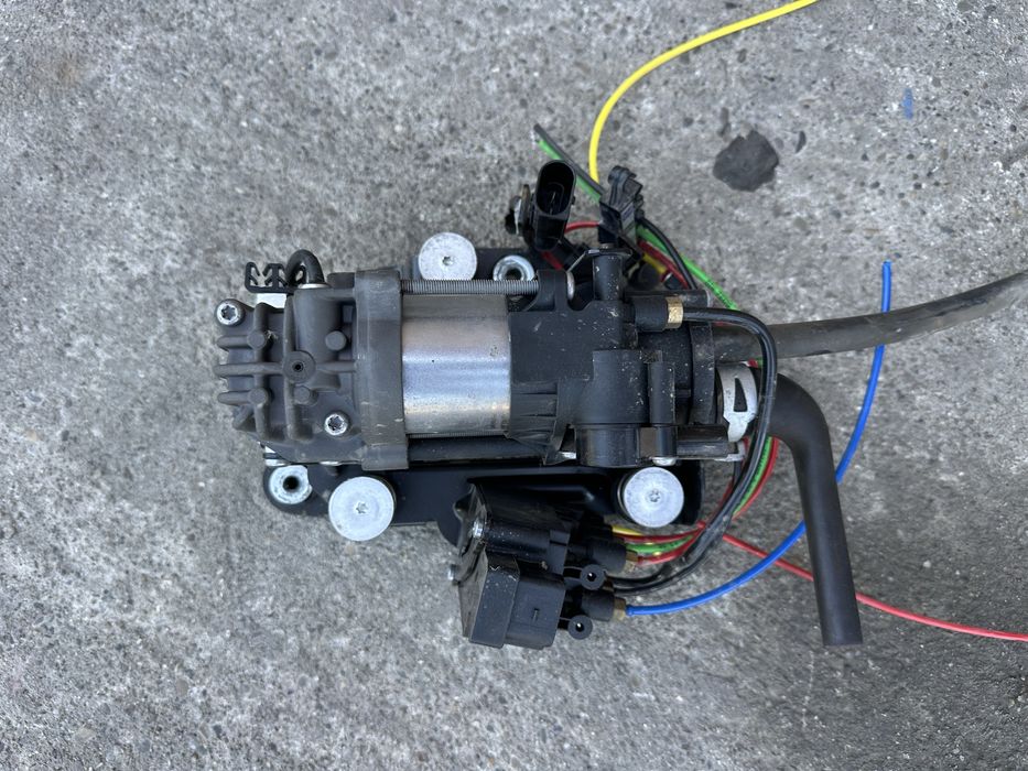 Compresor suspensie / Bloc valve BMW Seria 7 G11 G12