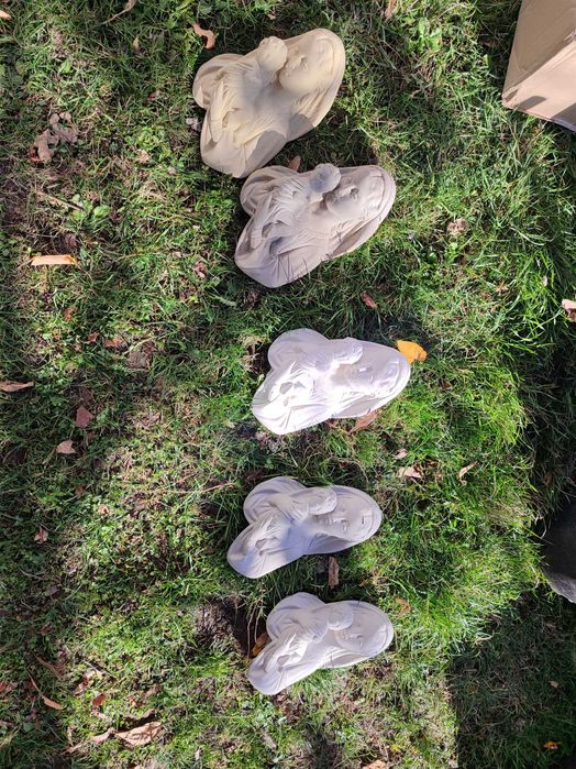 Бетонови фигурки с Богородица