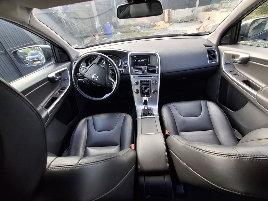 Volvo XC 60 2017
LICHIDARE STOC 11550 euro 
Motorizare: 2.0 Diesel, 1