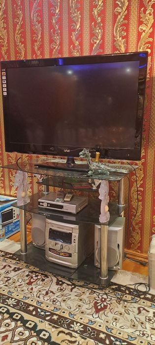 Подаються тумбы под тв. В отличном состояний.без деффектов