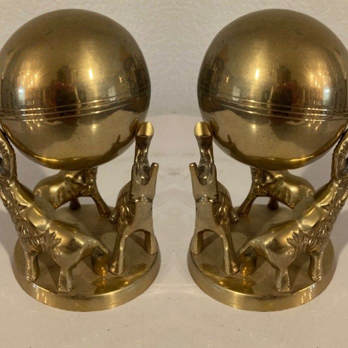 Superbe sculpturi din alama elefanți cu glob