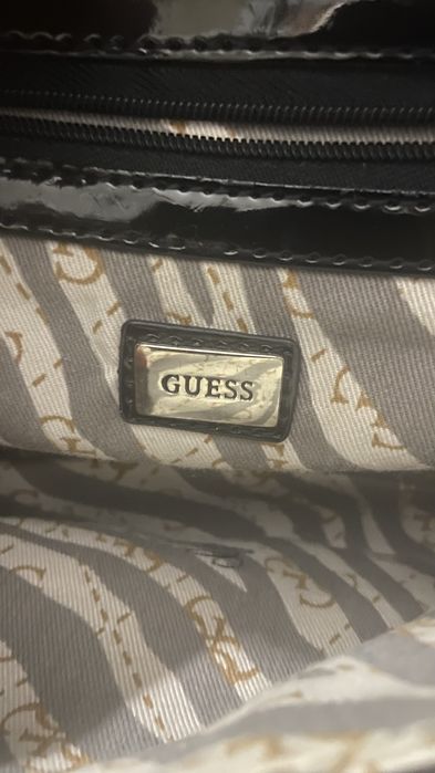 Оригинална чанта Guess