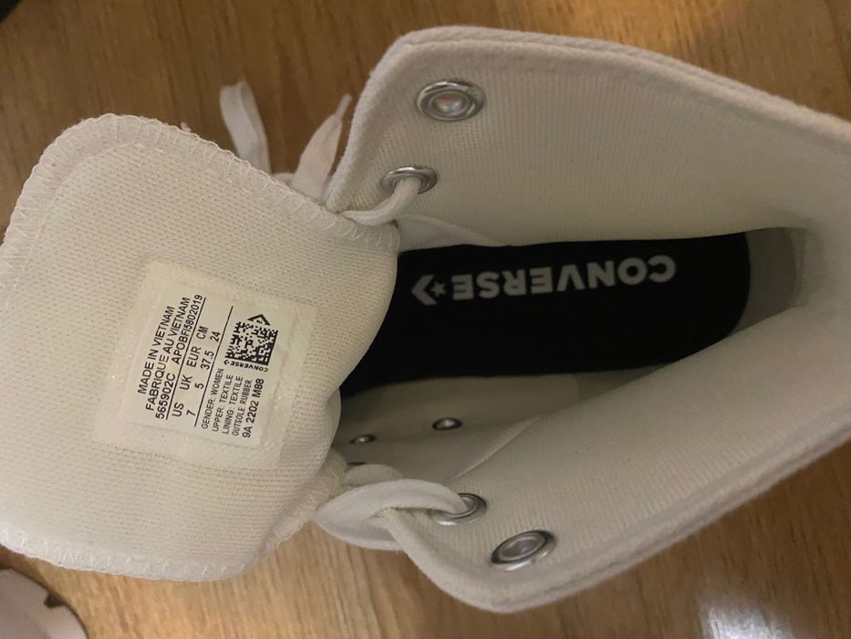 Нови кецове Converse