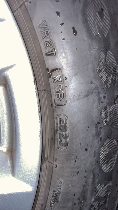 Vând jante plus cauciucuri noi Porsche cayenne