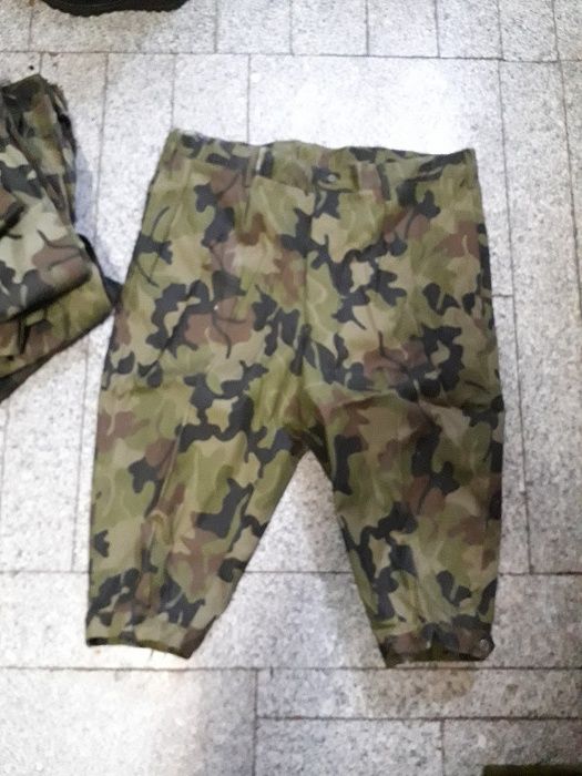 Pantaloni armata, treisferturi