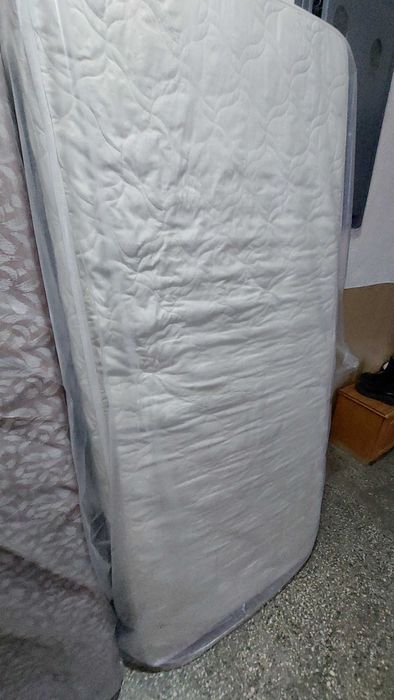 Матрак бял 82/190