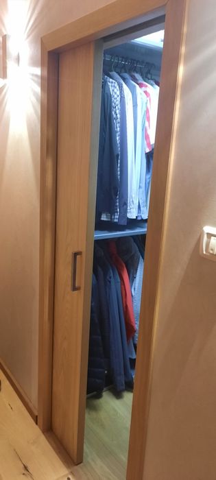 Montez usi metalice, usi interior/exterior.