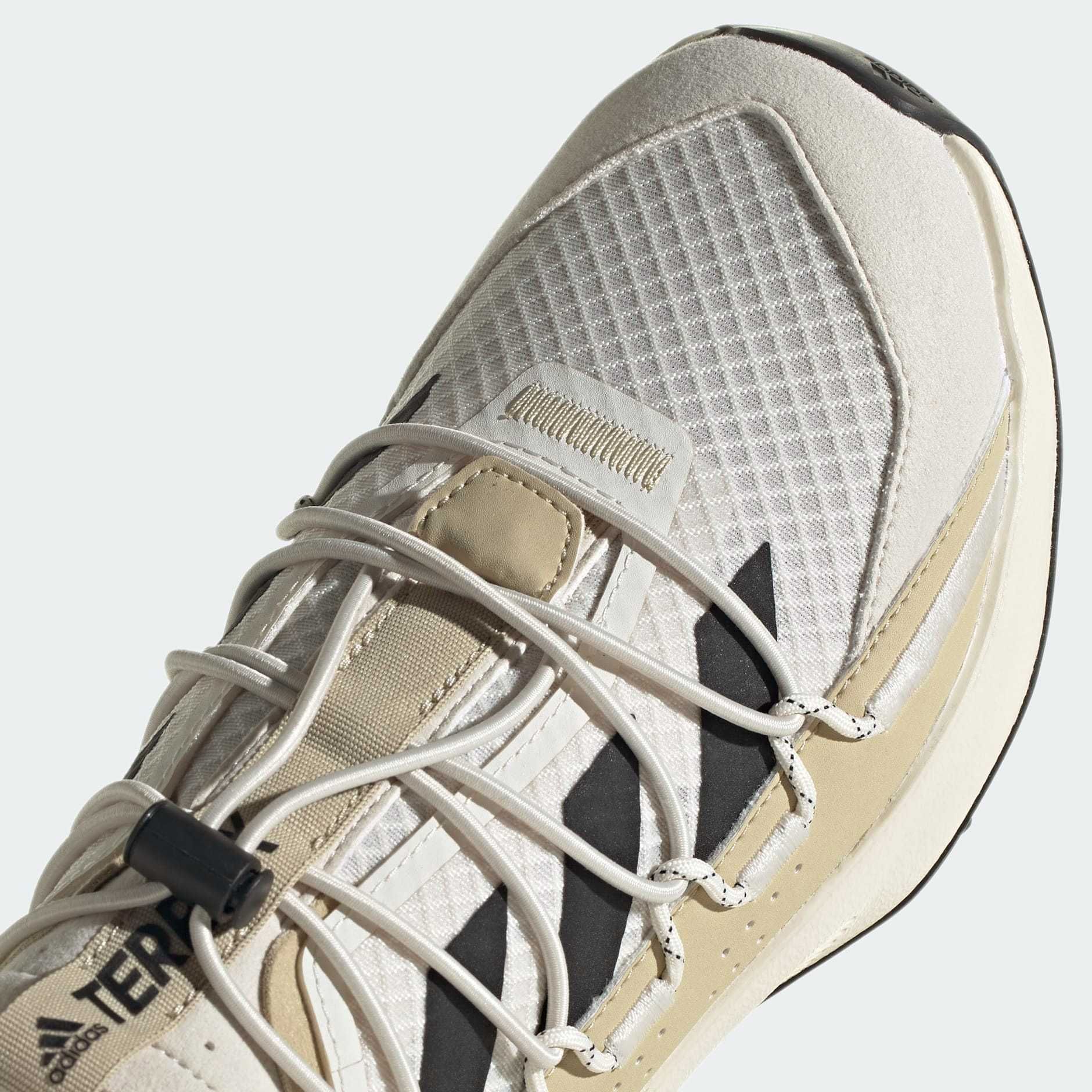 Оригинални дамски маратонки * ADIDAS TERREX VOYAGER 21  * 39 1/3