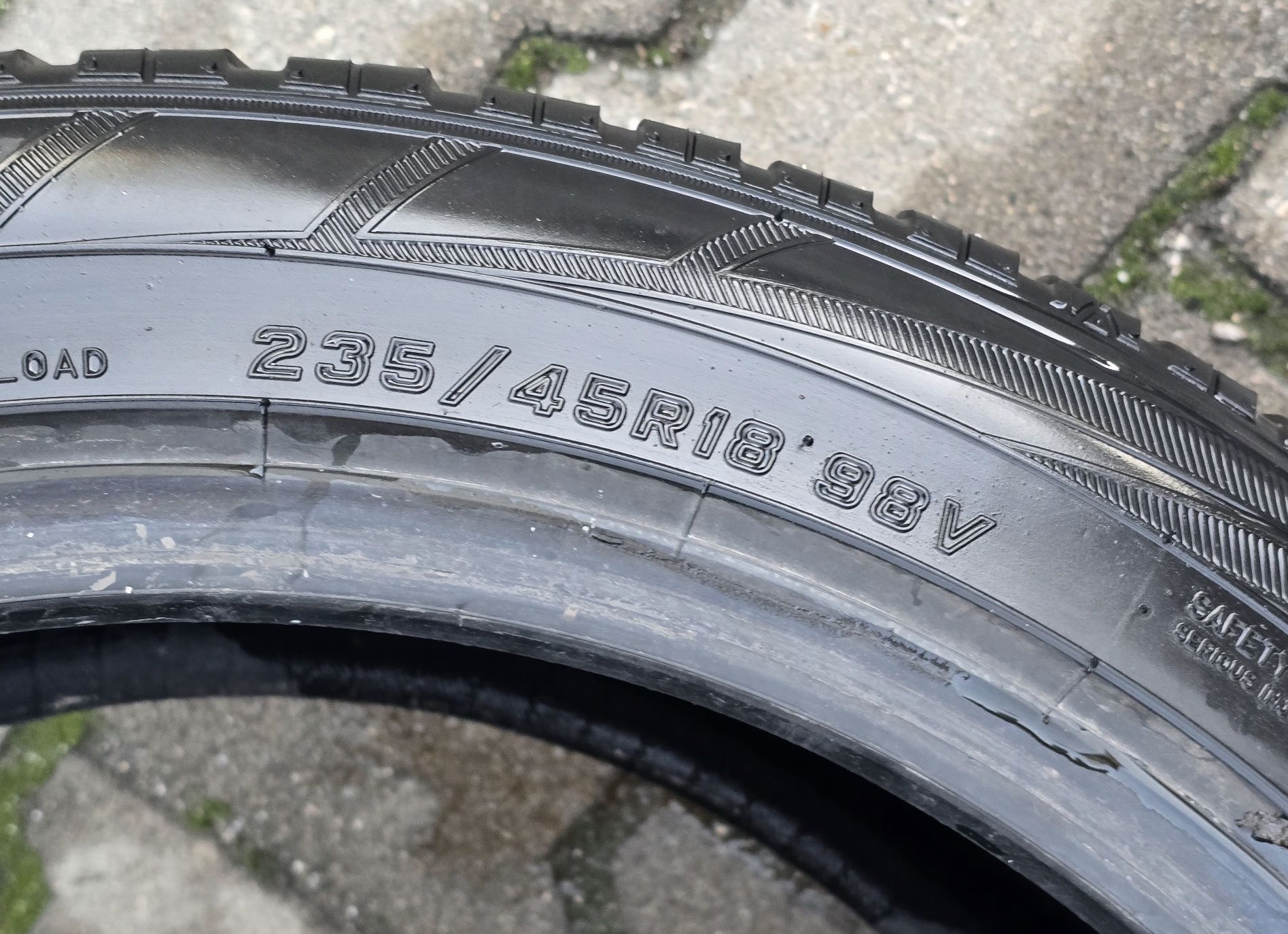 235 45 18 Falken