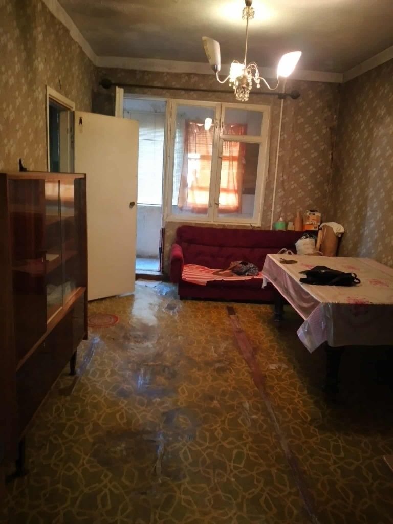 Продаём 3/3/4 на массиве Феруза,
