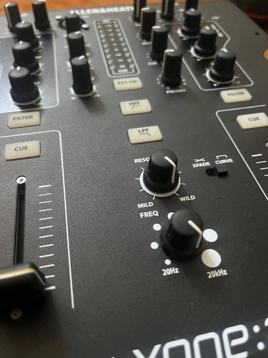 ALLEN&HEAT Xone 23  Consolă de mixaj pentru DJ