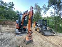 Servicii : Excavator, miniincarcator, basculanta de 3,5 T