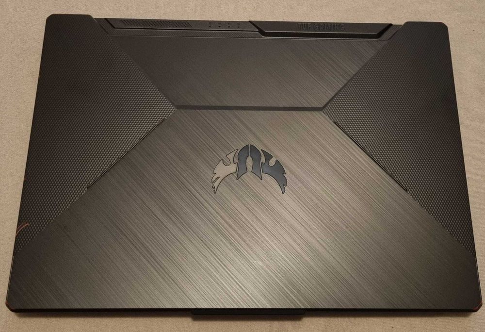 Vand leptop Asos gaming