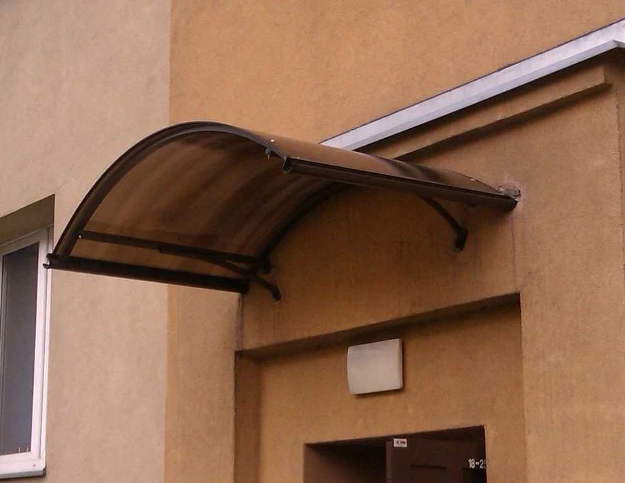 Copertină ARCADA PRO Alu cu jgheab + Policarbonat de ușă