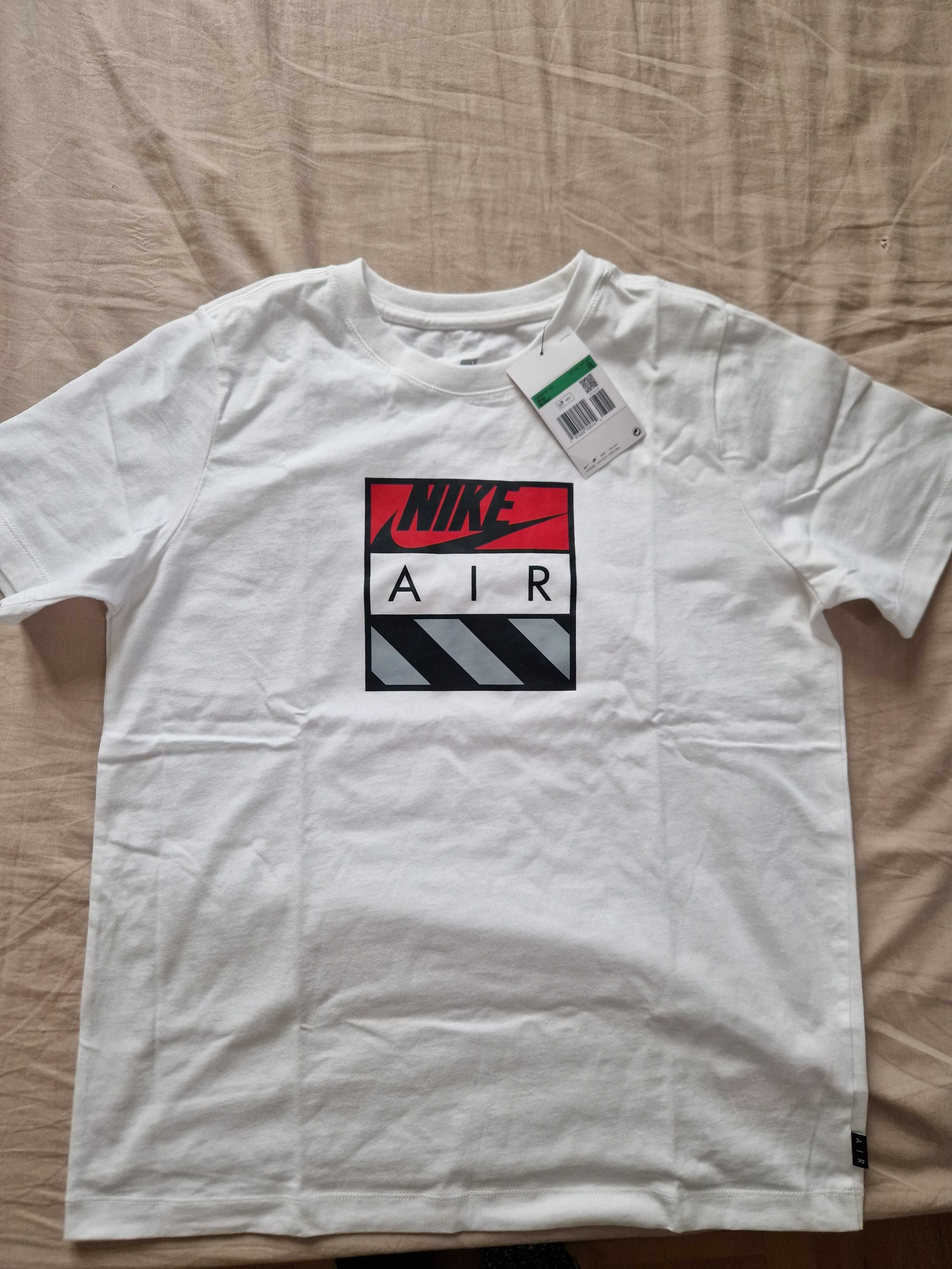 Нова тениска Nike, размер XL 170 см.