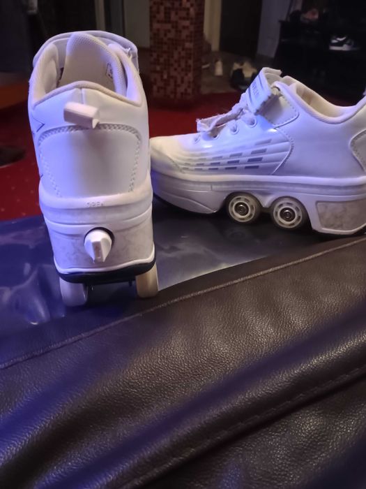 Adidași cu role practic noi mărimea 36-37