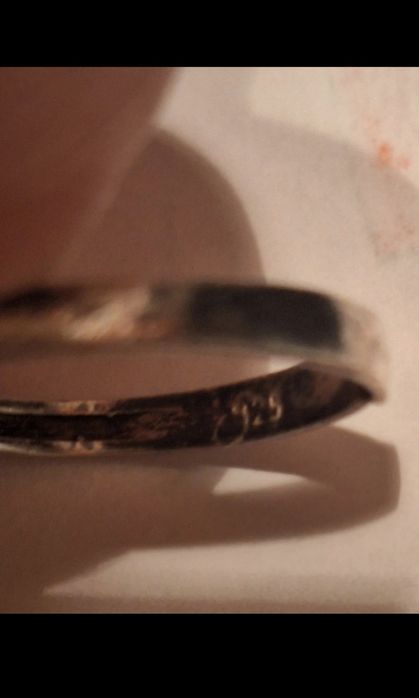 Inel de argint cu piatra aurie