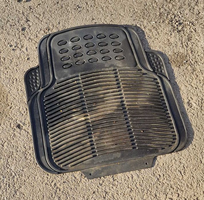 Vand/ schimb Set complet covorase auto