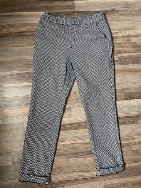 Pantaloni eleganti de stofa
