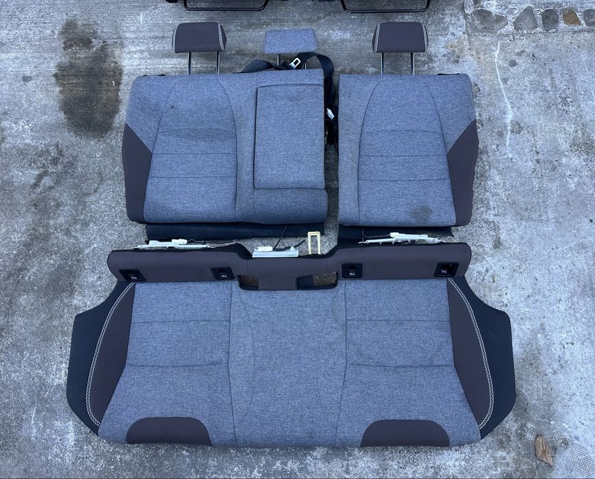 Interior / Tapiterie Toyota Corolla E210