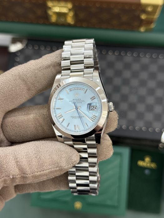 Rolex Day-Date 40mm Roman Platinum
